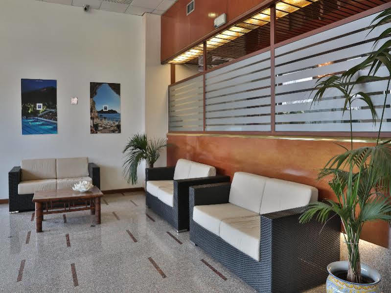 Unaway Hotel & Residence Quark Due Milano Екстериор снимка