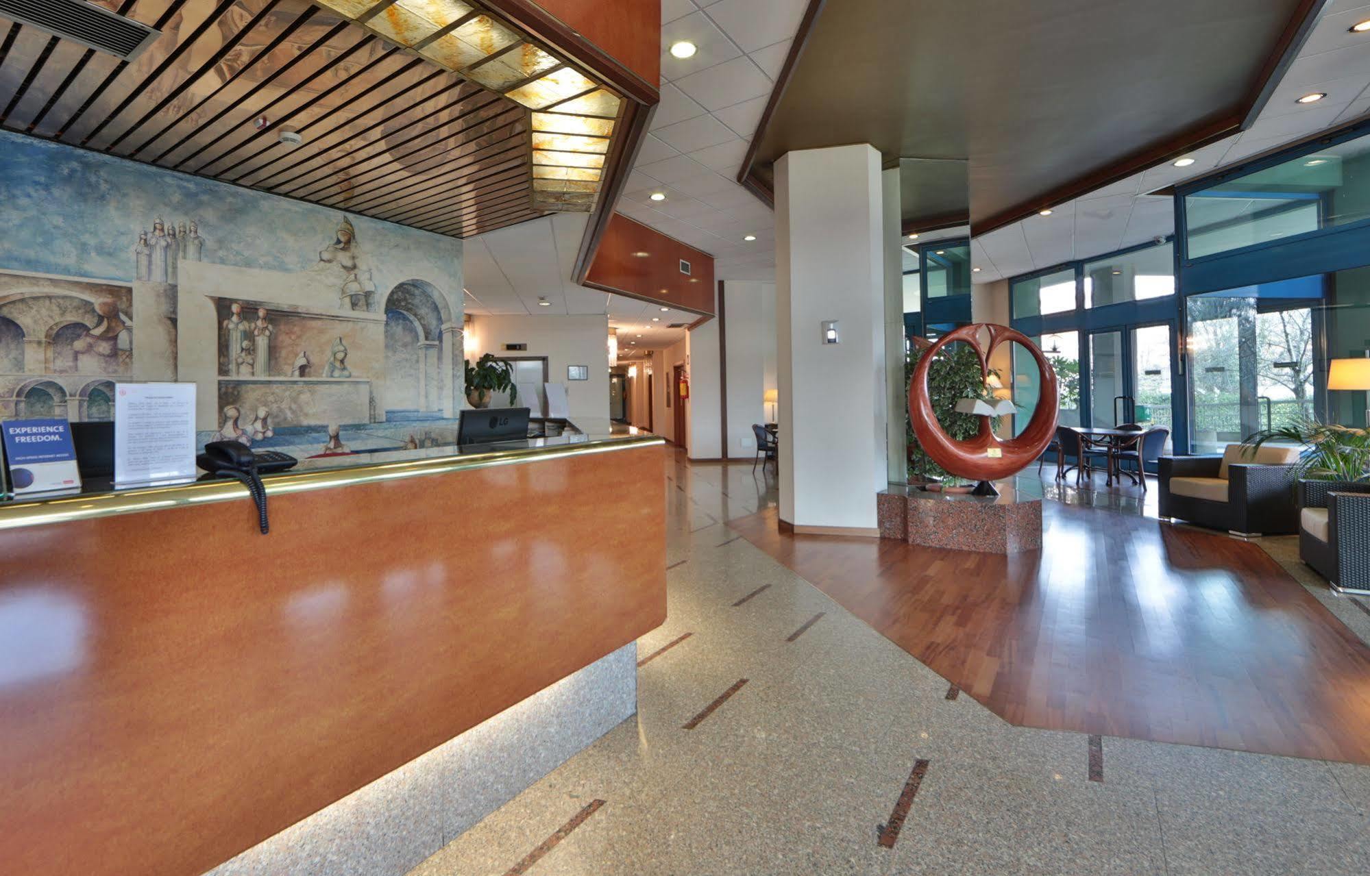 Unaway Hotel & Residence Quark Due Milano Екстериор снимка